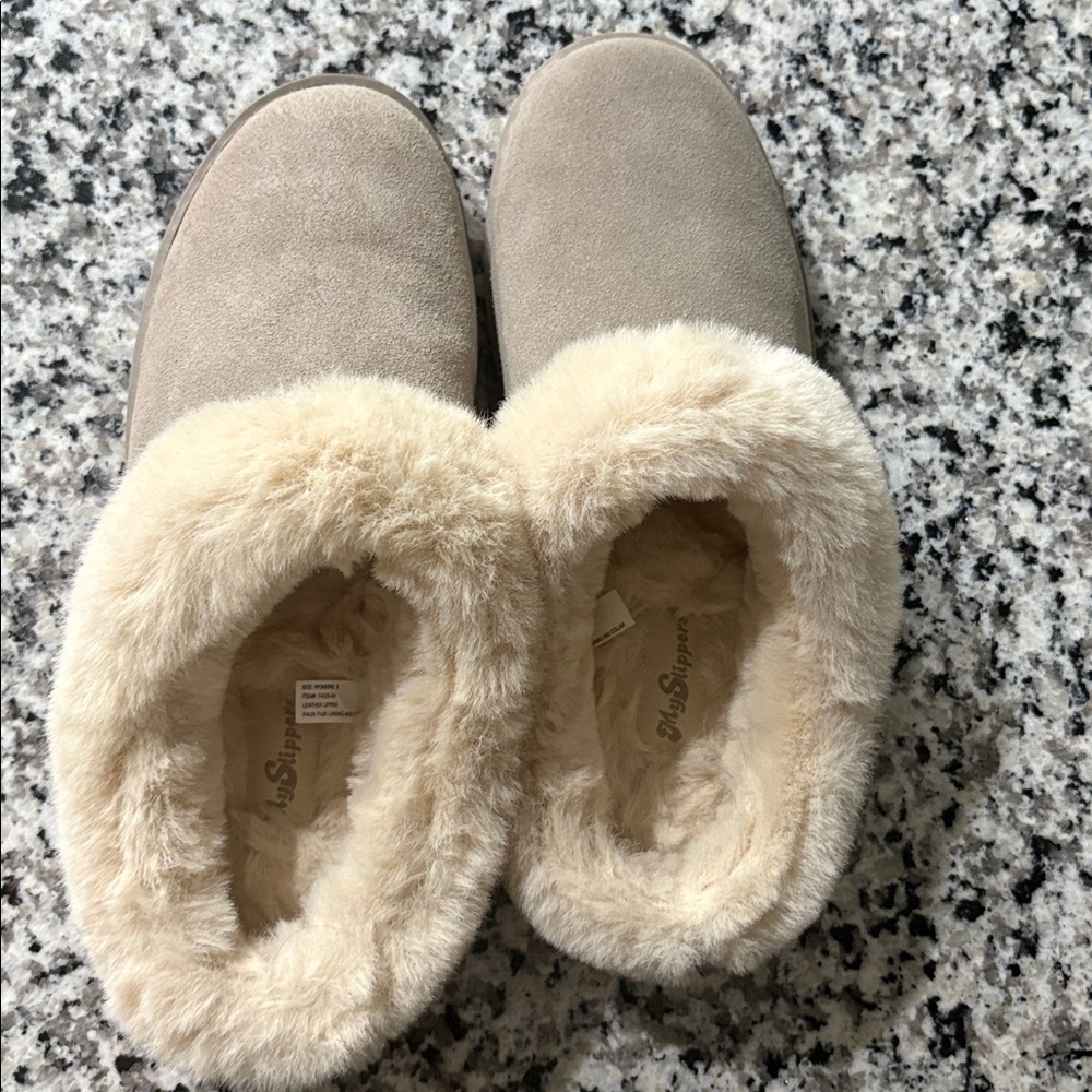 My Slippers Taupe Suede Faux Fur Lined House Shoe Hard Sole Women’s Size 9 EUC